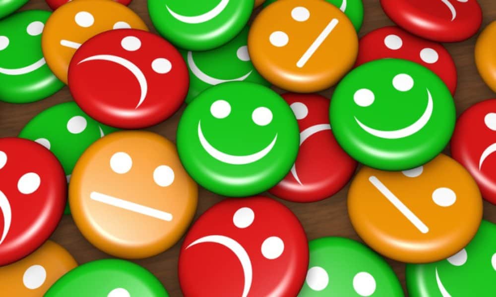 happy-and-sad-emoticons-leverage-reviews-and-testimonials-feature-image
